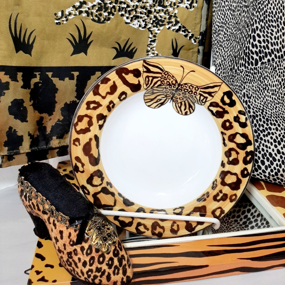 SALE BUNDLE Animal Print Decor.$25 takesit all.